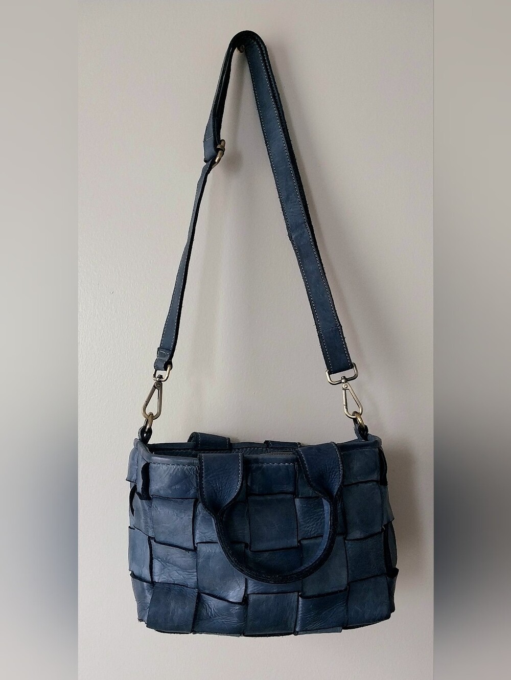 Sundance Catalog Woven Leather Crossbody Bag Tote Navy Blue Made in Italy